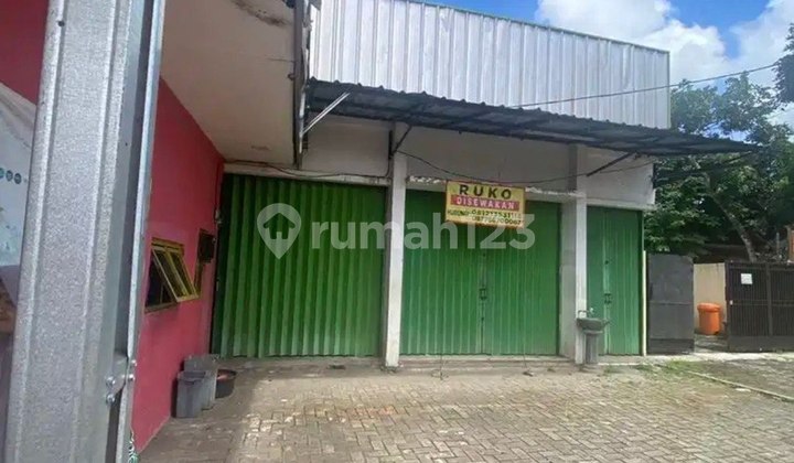 Ready-to-Use Strategic Shop in Majasari, Pandegelang