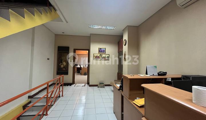 Ruko Siap Huni Dekat jl cikini raya,jl raden saleh raya Menteng Jakarta pusat