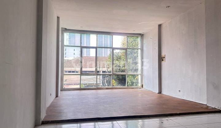 Ruko ada lift,lokasi strategis,dekat jl cikini raya,jl raden saleh raya Menteng Jakarta pusat  