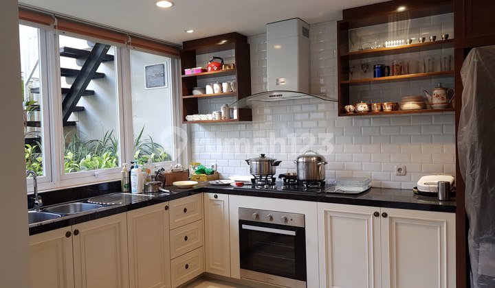 A brand new, fully furnished 3-story house ready to move in, just bring your suitcase. Located in D area Guntur, Setiabudi, South Jakarta. A brand new, fully furnished 3-story house ready to move in, just bring your suitcase. Located in D area Guntur, Setiabudi, South Jakarta.