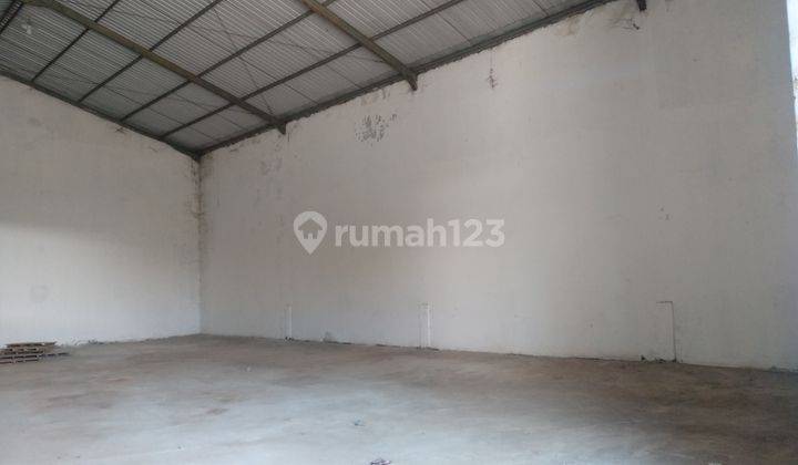 Gudang bontoa samping jalan tol ir sutami dekat dari pelabuhan 5