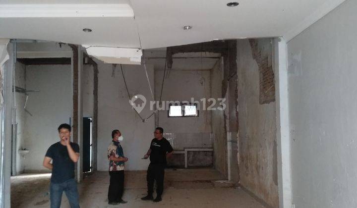 Gudang mura dekat pelabuhan samping jalan tol kota makassar 7