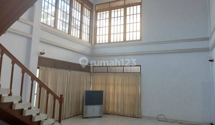 Rumah di Jalan Dr Sutomo kota makassar dekat losari 4