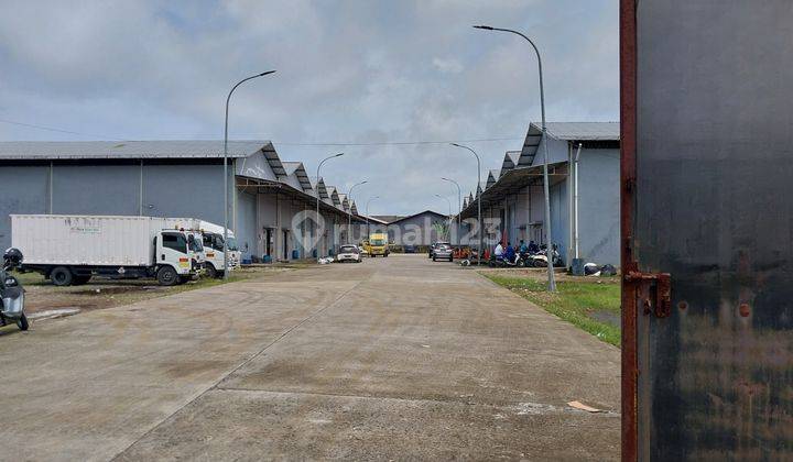 Gudang mura di pinggir tol kota makassar  6