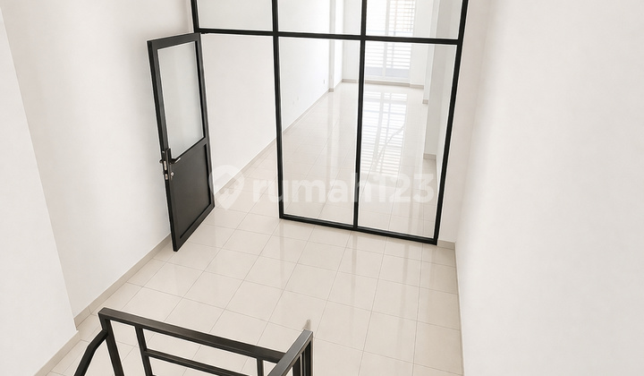 For Rent: 3-Story Ready-to-Occupy Shop House in Pos Pengumben, South Sukabumi, Kebon Jeruk, West Jakarta 2