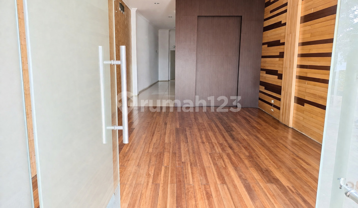 Semi-Furnished 4-Storey Shop House Ready for Occupancy, Pos Pengumben, Kebon Jeruk, West Jakarta 2