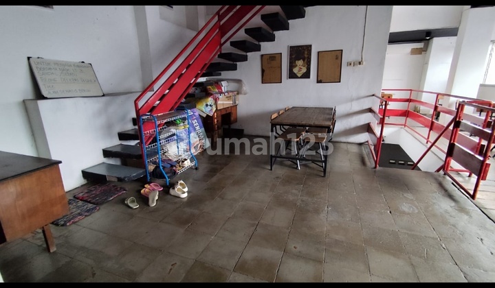 Jual Tempat Usaha Di Pecinaan 2