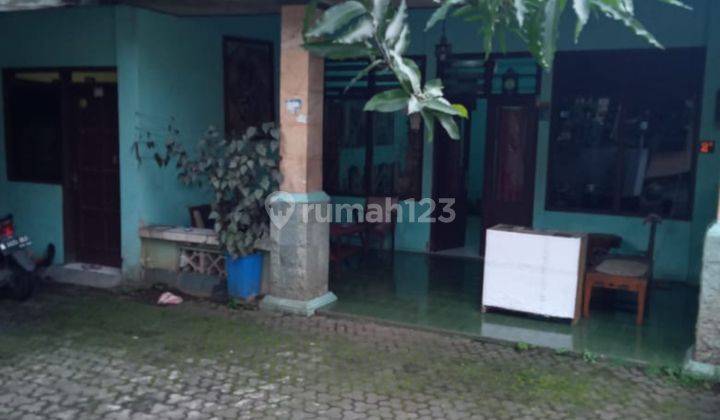 Rumah Lama deket jaaln raya di daerah Semarang Atas 2