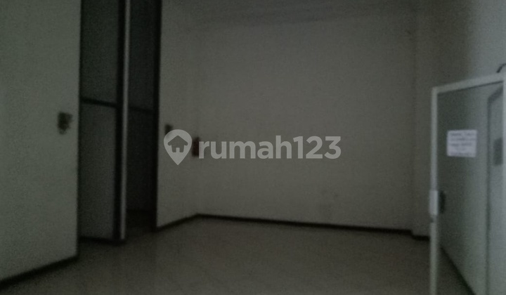 Shop house on Semarang main road 2