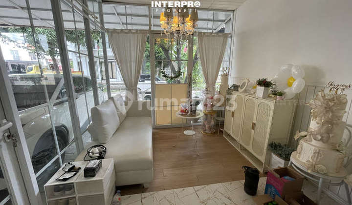 Rumah Modern Dijual Puri Mansion Siap Huni 2,5 Lantai - LT 90m2 2