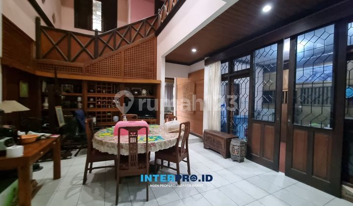 Rumah Taman Meruya Ilir Sirkulasi Udara LT 362m2 3 Kamar Terawat
