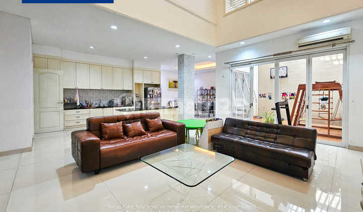 Rumah Desain Plong - Ceiling Tinggi - 2 Lantai Puri Kencana 250m2