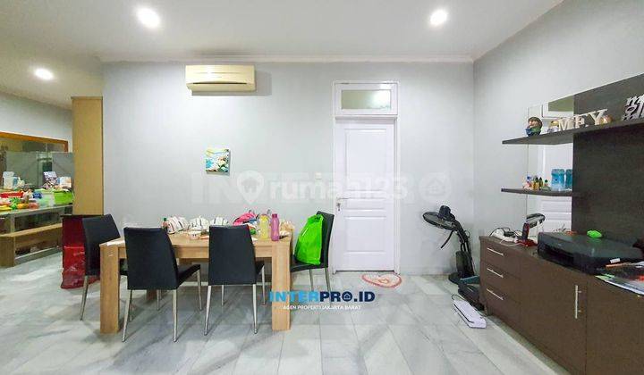 Rumah Intercon Minimalis 2 Lantai Lingkungan Tenang 