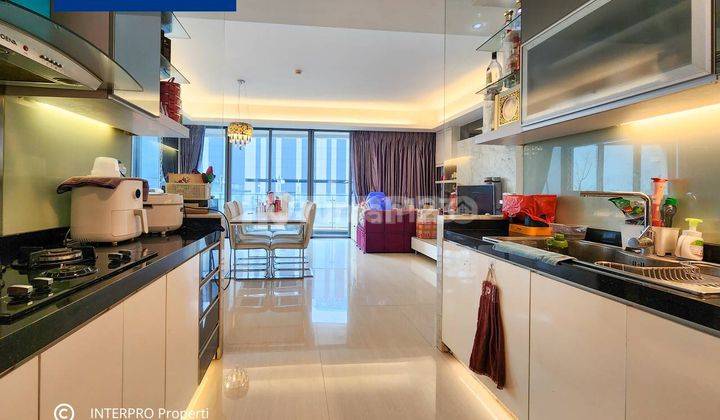 ruang makan apartement st moritz 2 br
