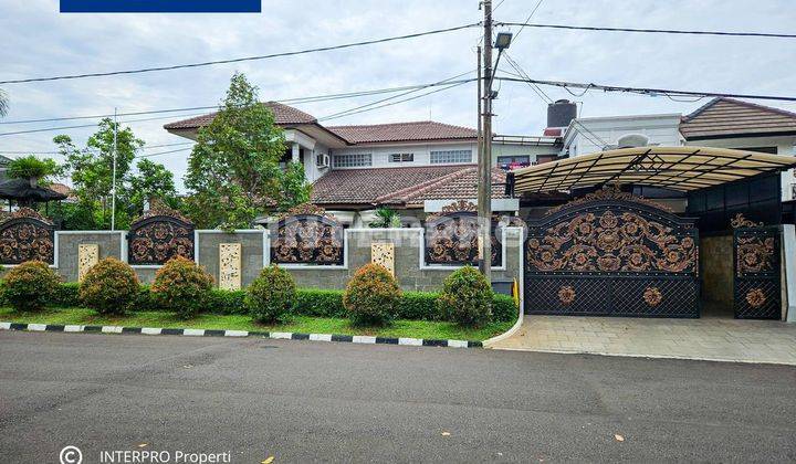 Rumah Mewah Hook di Taman Alfa Indah, Jakarta Barat 1