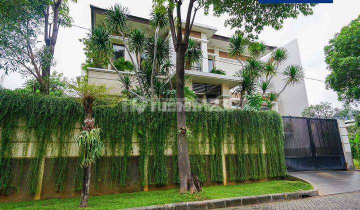 Rumah Hook Tropical Minimalis Mega Kebon Jeruk Luas 400m2 1