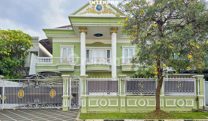 Rumah 2 Lantai Intercon Kebon Jeruk Jalanan Lebar - Luas 720m2