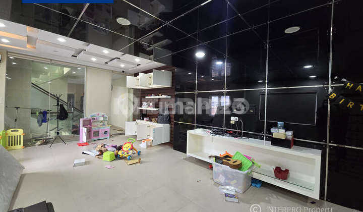 Rumah 4 Lantai Mangga Besar Taman Sari - Rumah Hoek - LT 217m2