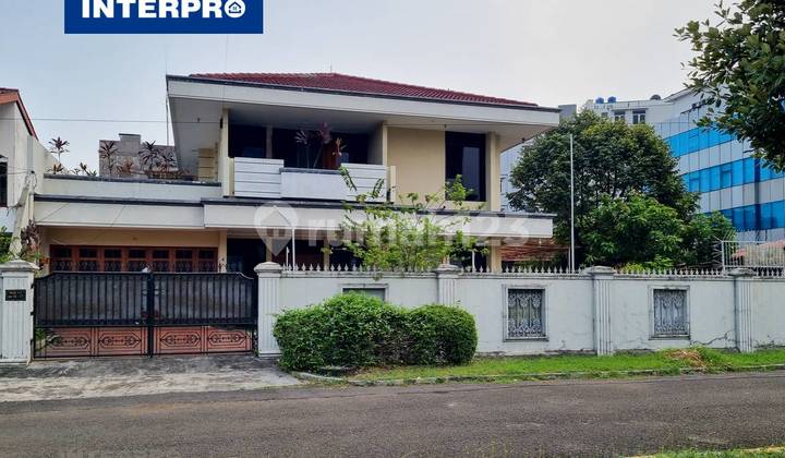 Rumah 2 Lantai Dijual Area Private Taman Kedoya Baru - LT 797m2