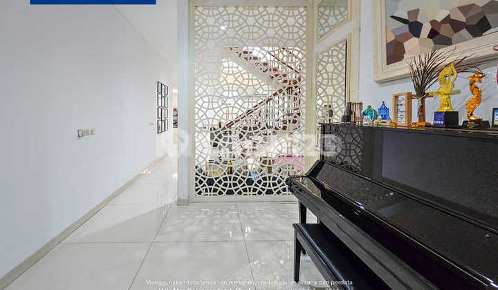 2-Story House for Sale in Puri Kencana, Kembangan - Land Area 250m2 2