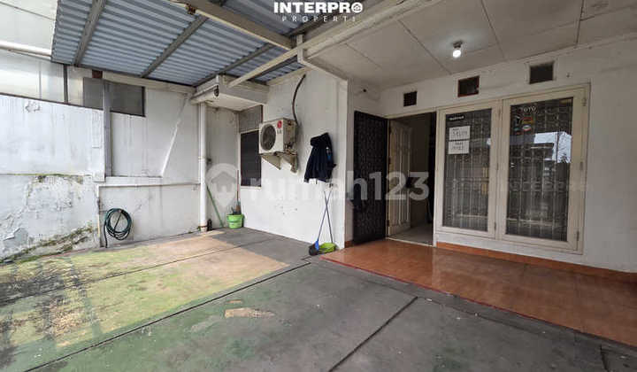 Aries Garden House Meruya Strategic Location Suitable for Rebuilding 90m² 2