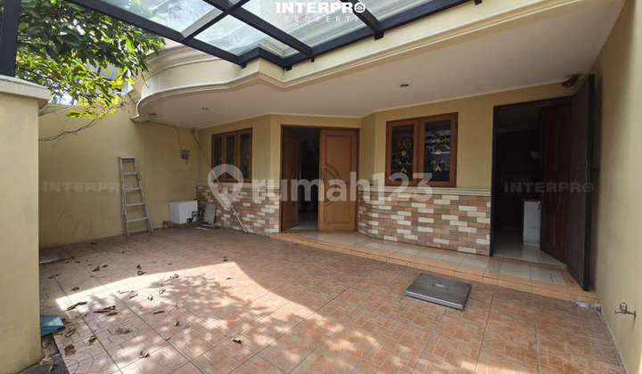 Rumah 2,5 Lantai Siap Huni Dijual Puri Indah Hadap Selatan 120M2 2