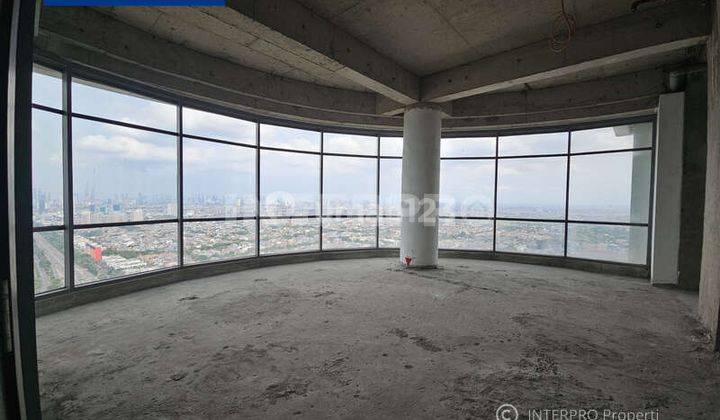 Penthouse Terkelas - Hadap 3 Muka di Apartemen St Moritz Tower Presidential - View Gunung 1