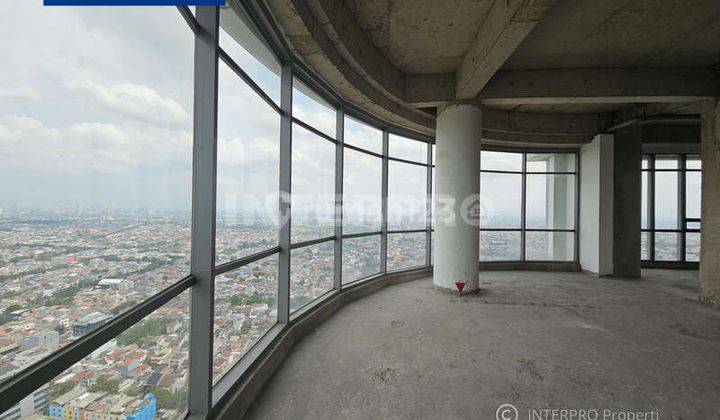 Penthouse Terkelas - Hadap 3 Muka di Apartemen St Moritz Tower Presidential - View Gunung 2