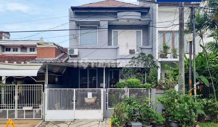 Rumah 2 Lantai Puri Indah Desain Minimalis Sirkulasi Udara Bagus 1