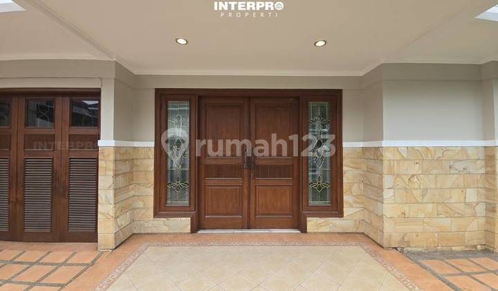 Rumah Hook Depan Taman Puri Indah Kokoh dan High Ceiling - 304M2 2