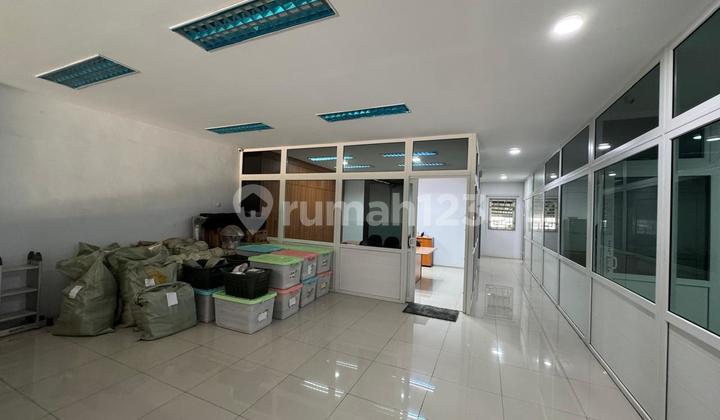 Kamal Business Centre Warehouse, West Jakarta
*Size 10x31m
Land Area 310m2
Building Area 480m2
2 Floors
Full HGB Status
Electricity 11,000 Watts
4 Work Rooms
1 Kitchen
1 Bedroom
1+2 Bathrooms
Semi-Furnished
Container Access
Flood-Free Kamal Business Centre Warehouse, West Jakarta
*Size 10x31m
Land Area 310m2
Building Area 480m2
2 Floors
Full HGB Status
Electricity 11,000 Watts
4 Work Rooms
1 Kitchen
1 Bedroom
1+2 Bathrooms
Semi-Furnished
Container Access
Flood-Free