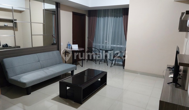 Uresidence2 Apartment, super strategic, connected to Lippo Supermall, walking distance to UPH, surrounded by dining options, 2 bedrooms, 1 bathroom, furnished, just bring your suitcase.