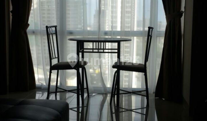 Uresidence2 Apartment, super strategic, connected to Lippo Supermall, walking distance to UPH, surrounded by dining options, 2 bedrooms, 1 bathroom, furnished, just bring your suitcase. 2