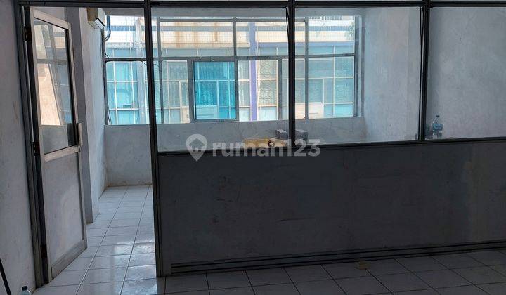 Disewakan ruko Duta Harapan Indah (DHI) , Kapuk muara Jakarta Utara, 4.5x17=3 lantai, lantai 2 dan 3 sudah ada sekatan ruangan, cocok untuk walet dan OL dll 4