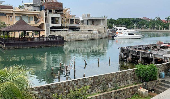 RUMAH di Pantai Mutiara, Hoek
Jakarta Utara
Luas 1257m²
2 Lantai 
Fully Furnish
Air PAM
Listrik 11,000 Kva
Kamar Tidur 7 + 1
Kamar Mandi 6+ 1
Ada Gudang di belakang
Pintu Utama hadap North
Pintu Samping hadap West
Ada Dok Kapal di belakang
 1