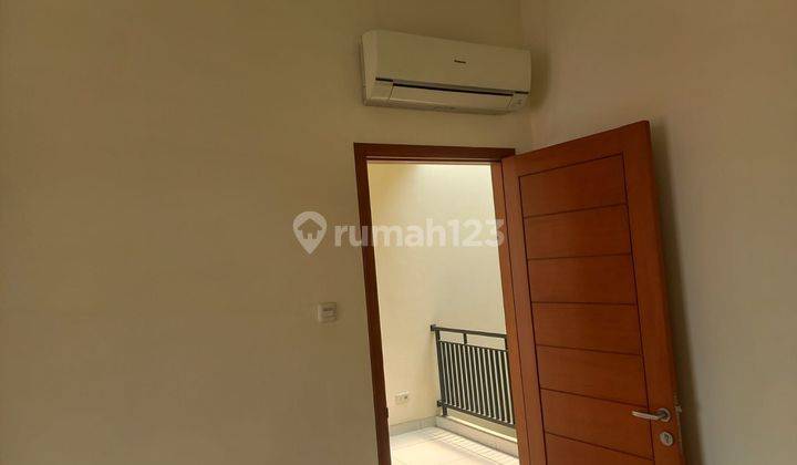 Jual cepat, baru renovasi kosambi baru, Jakarta Barat  Harga terbaik, semi Furnished 2