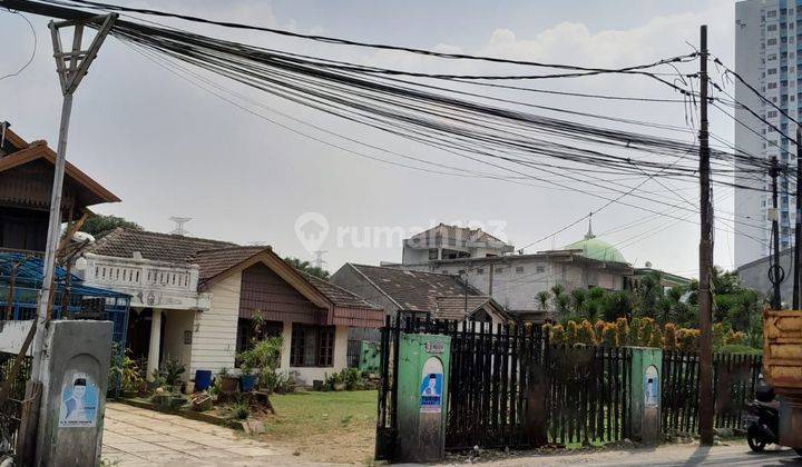 Tanah ada bangunan Rumah nya. Harga terbaik,  Meruya perbatasan karang tengah (Hitung Tanah saja) 
luas Tanah : 1.814 m
Ukuran          : 23x79m2
Tanah sertifikat SHM

- cocok untuk usaha cafe showrom toko material dll
- 50meter dari apartemen the Nest
-  1