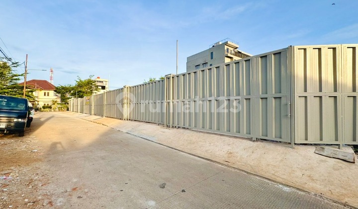 South Meruya Plot Facing Main Road West Jakarta area 900m2 (50x18) South Meruya Plot Facing Main Road West Jakarta area 900m2 (50x18)