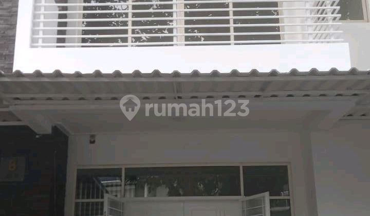 Golf Lake Cluster Atlantic City Cengkareng Jakarta Barat Luas Tanah 200 M² ( 10X20 ) Luas Bangunan 300 M² Bangunan 2 Lantai 4+1 Kamar Tidur 4+1 Kamar Mandi Listrik 4.400 Watt Hadap Utara Harga 6,5 Milyar Nego Harga Jadi 5,5 Milyar Nett