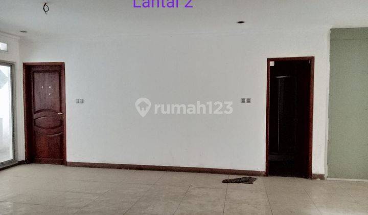 Rumah Mewah Komplek Agung Perkasa, Sunter Agung Podomoro
jakarta Utara
luas Tanah302m²
luas Bangunan 707m² (3 Lantai)
6+1 Kamar Tidur
5+1 Kamar Mandi
listrik 5.500 Watt
hadap Barat
bebas Banjir
certificate Shm 2