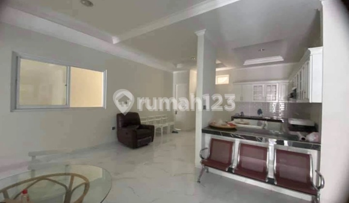 Grisenda Pik Kapuk Jakarta Utara Rumah Cantik Siap Pakai 2 Lantai Full Marmer Luas Tanah: 200m2 Luas Bangunan: 300m2 Kamar Tidur 4+1 Kamar Mandi 3+1 Hadap Utara Semi Furnished 2