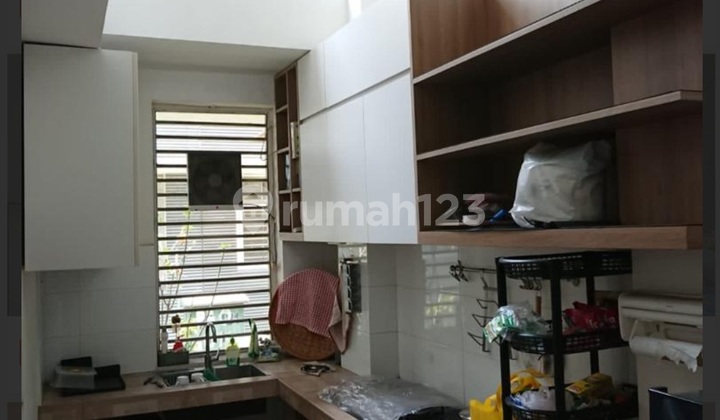  Taman Grisenda Pik1 ,8x16,5 M2 4 Lantai, Shm Kamar Tidur 4+1 Kamar Mandi 4+1 1 Ruang Kerja Sudah Di Renov Full Furnished Brand New Air Pam Pln7.700 Watt 2