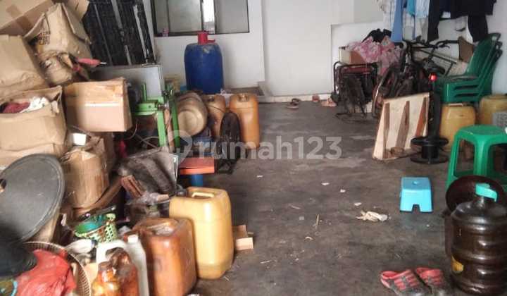 Ruko Kresek Raya West Jakarta For Quick Sale, Land Area 108 M² (4x27), Building Area 250 M², 2.5 Floors, Fully Equipped with Lift. 2