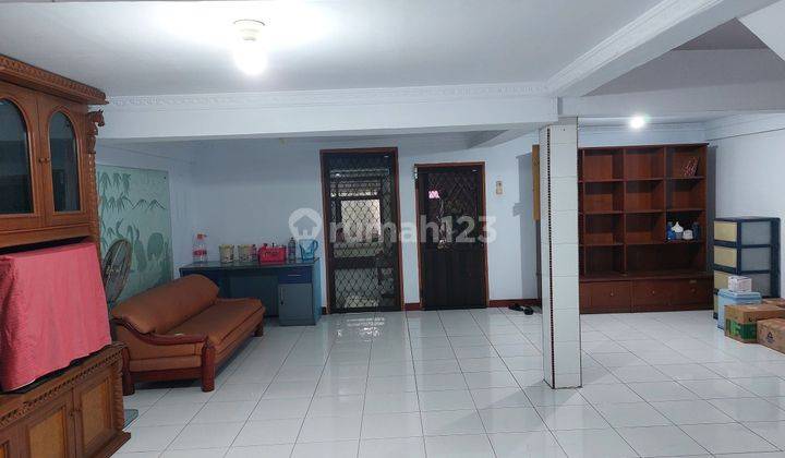 Rumah 2 Lantai
taman Permata Indah
jelambar
jakarta Utara
akses Tol ( 2 Sisi) Dlm Dan Luar Kota
7x19=2lantai
kamar Tidur=4
kamar  Mandi=2
pam
pln =5.500
carpot=1 1