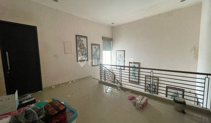 Rumah Di Pluit Sakti Raya
jakarta Utara
luas 15x35 M² (525 M²)
semi Furnish
living Room Luas
disewakan *apa Adanya*
2 Lantai + Basement (garasi)
garasi Bisa Masuk 4 Mobil
kamar Tidur 4 
kamar Mandi 4 
ada Taman Di Belakang Luas
*tidak Kena Banjir*
listrik 2