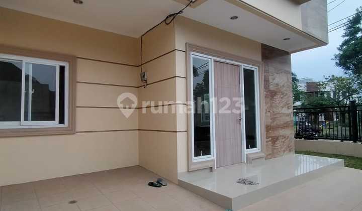 Gading Serpong Sektor 7 Tangerang Rumah Baru (hoek) Luas Tanah 9,5x11 2 Lantai Luas Tanah 104m2 Luas Bangunan 130m2 Kamar Tidur 3+1 Kamar Mandi 3+1 Listrik 2200kwh Air Pam & Air Tanah Shm Hadap Timur Laut