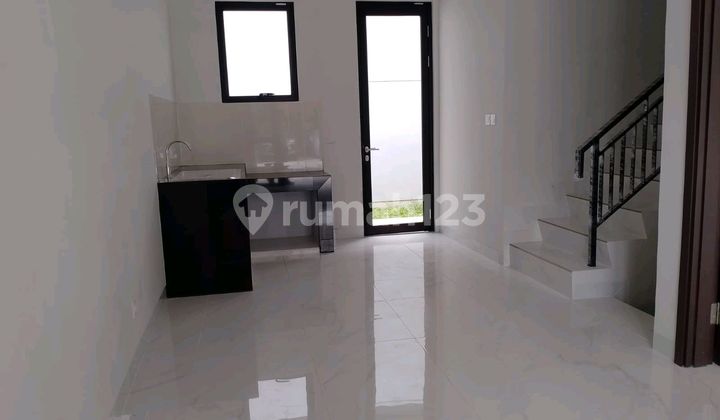 Pantai Indah Kapuk 2 New Jakarta City*Cluster Kuningan Village PIK2 (Brand New)*Land Area 90 m2 (6x15) Building Area 136 m2 2 Floors 3+1 Bedrooms 2+1 Bathrooms Unfurnished