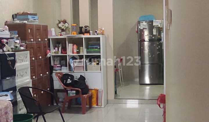 Kresek Indah Tangerang: 6x15m² - Building Area: 129m² - 2 Floors - 2 Bedrooms - 2 Bathrooms - Semi Furnished - Full Ceramic Tiles - AC: 5 Units - Carport: 1 - Freehold Certificate - Facing: North - Electricity: 4400 kWh - Water: Municipal & Well - Water Tanks: 2 1