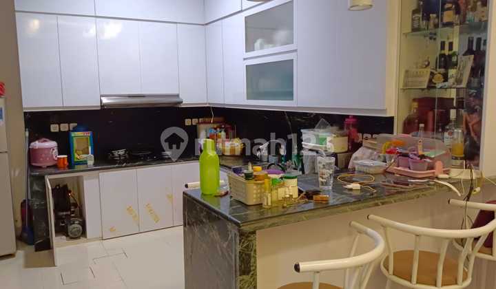 Metro Permata 1 Ukuran: 6x12: 72m²- Luas Bangunan : 216m²-3.5 Lantai-sertifikat: Shm-kmr Tdr: 5-kmr Mandi: 4-hadap: Selatan Brt-listrik:4400v-air: Tanah-include :*ac*solar Gard Metro Permata 1 Ukuran: 6x12: 72m²- Luas Bangunan : 216m²-3.5 Lantai-sertifikat: Shm-kmr Tdr: 5-kmr Mandi: 4-hadap: Selatan Brt-listrik:4400v-air: Tanah-include :*ac*solar Gard