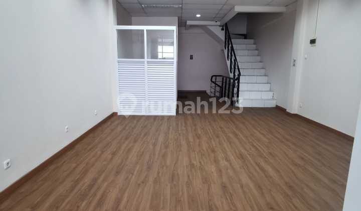 Ruko Tang City Business Park Tang City Mall Tangerang Ruko 3 Lantai Kamar Mandi 3 Ac 7 Meja , Kursi Luas Tanah 82M2 Luas Bangunan 247M2 Ukuran 5X16.5 Hadap Timur Shgb